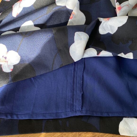 Banana Republic Belle V-Neck Bell‎ Sleeve Floral MIDI Dress Size 0 - Picture 11 of 13